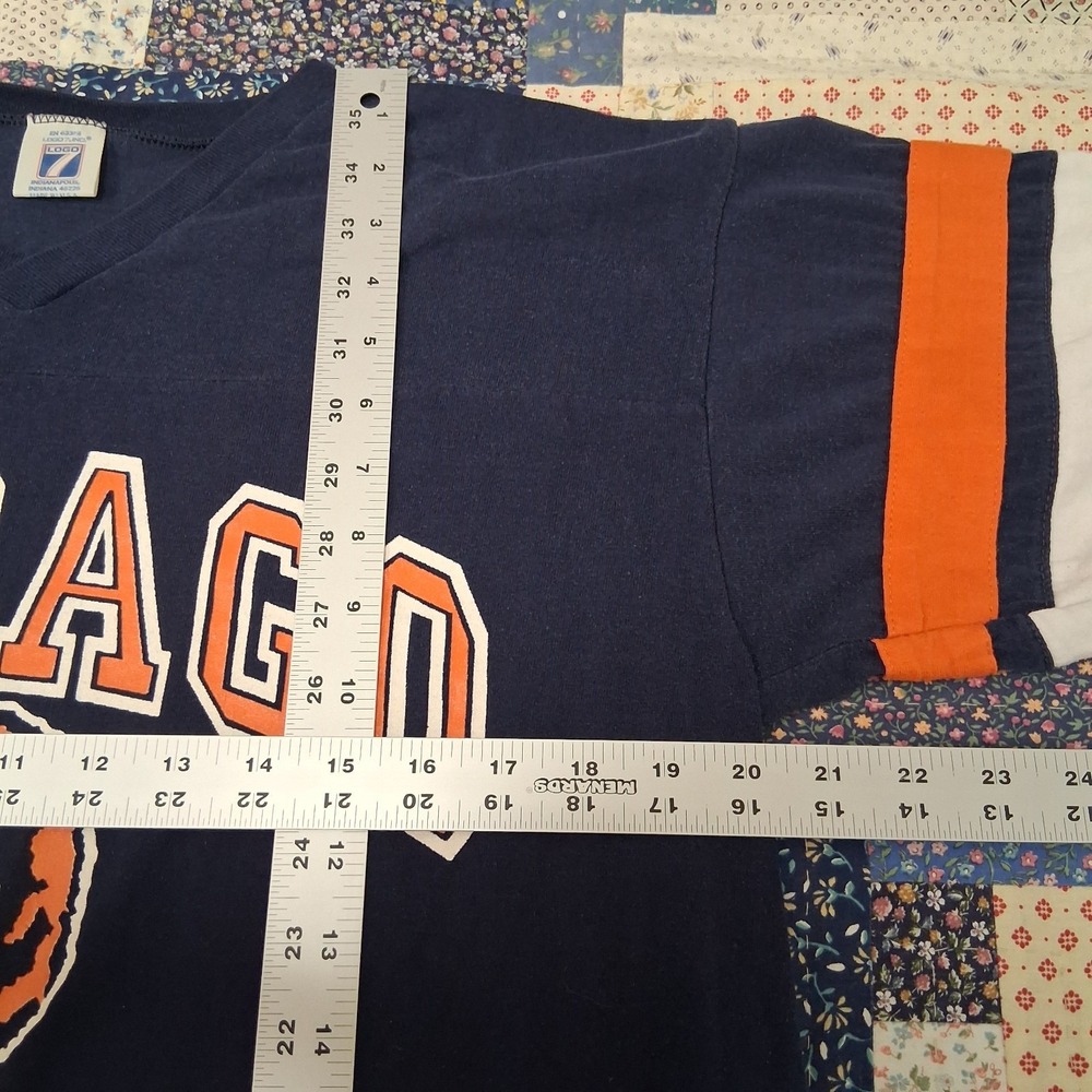 Vintage Chicago Bears Logo 7 Graphic T shirt Size Large Blue Stripe Sleeves - Picture 6 of 9